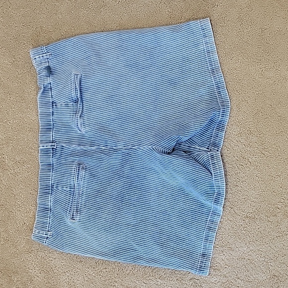 Light Wash Striped 8 in Pull On Short JAG Jeans 20W - Picture 2 of 6